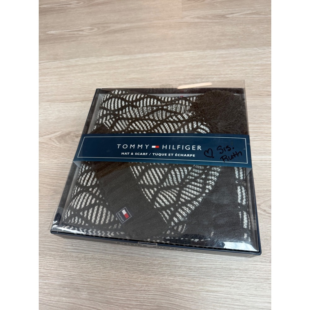 Tommy Hilfiger Womens Beanie Hat & Scarf Set Black White Diamond Knit Boxed NEW